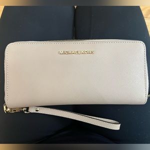 Michael Kors Wallet/Wristlet